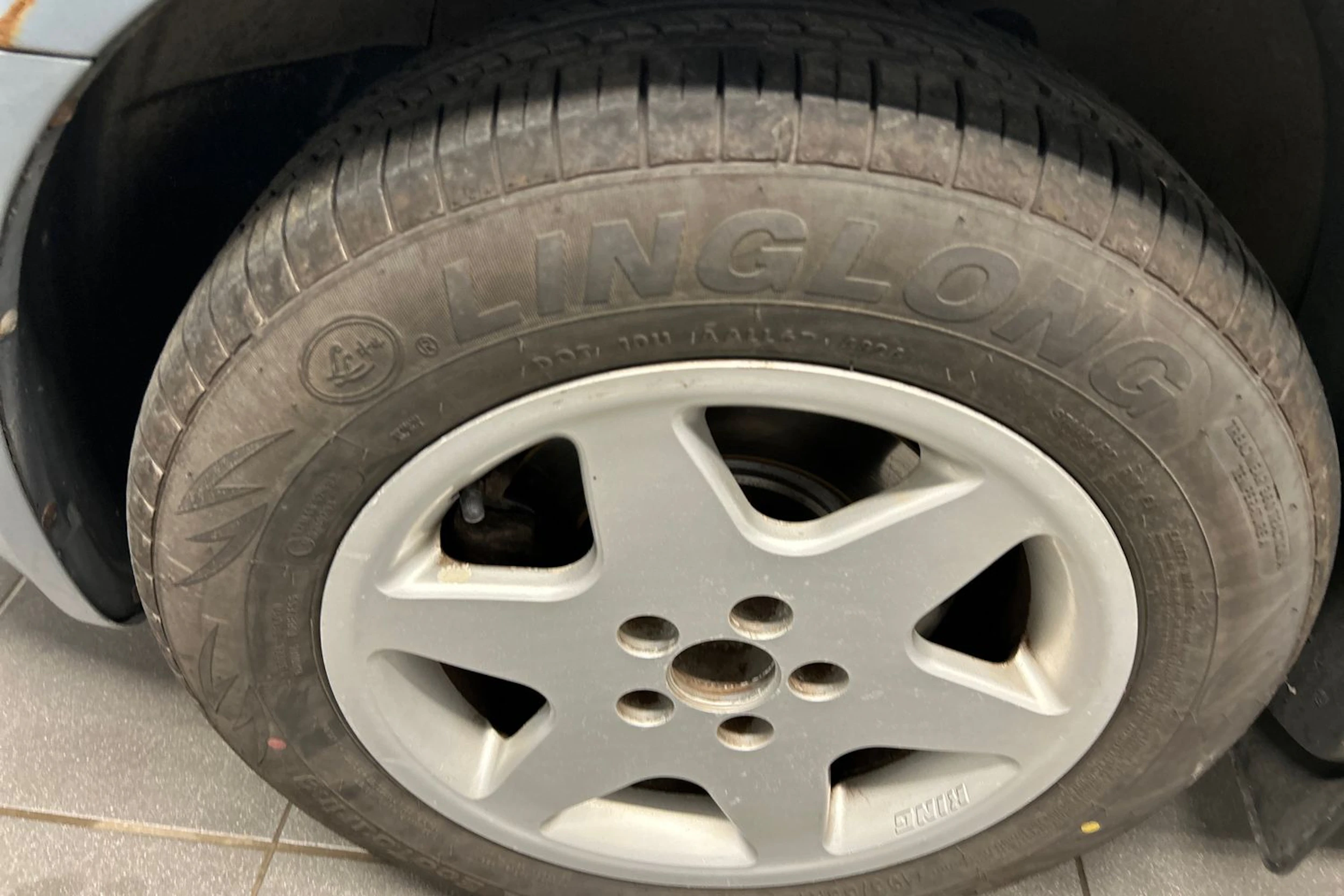 harmaa Skoda Octavia 2002 kuva 10.