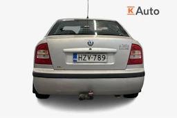 Harmaa Skoda OCTAVIA 2004 kuva 3.