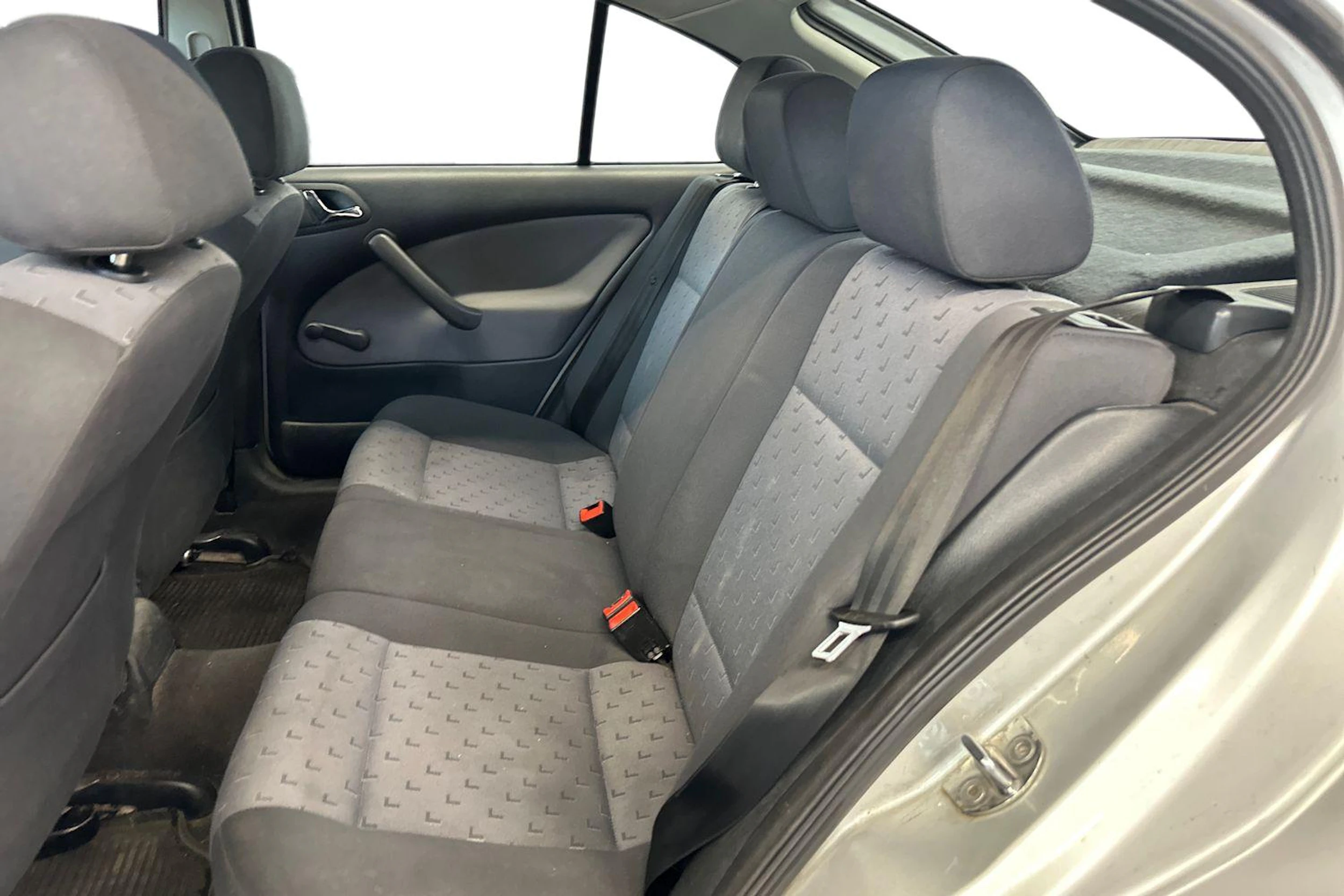 Harmaa Skoda OCTAVIA 2004 kuva 8.