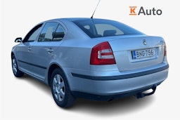 harmaa Skoda Octavia 2005 kuva 2.