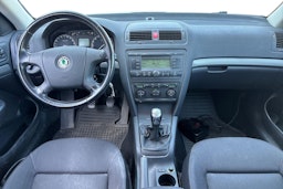 harmaa Skoda Octavia 2005 kuva 9.