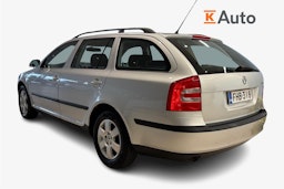 Harmaa Skoda Octavia 2005 kuva 2.