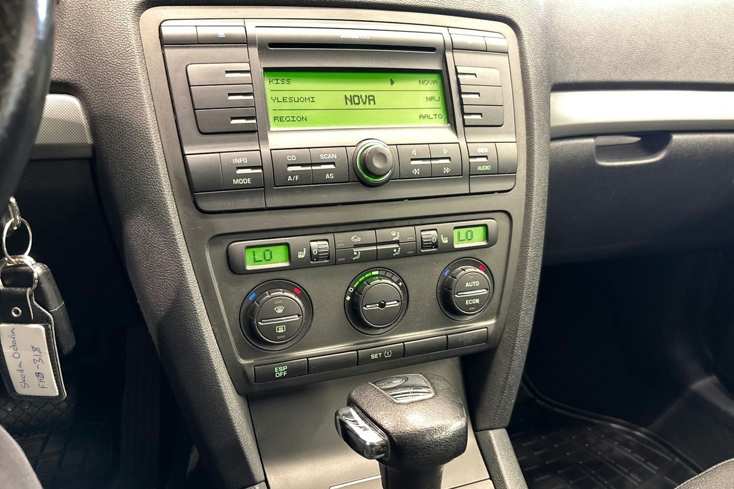 Harmaa Skoda Octavia 2005 kuva 20.