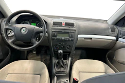 ruskea (beige) Skoda Octavia 2005 kuva 9.