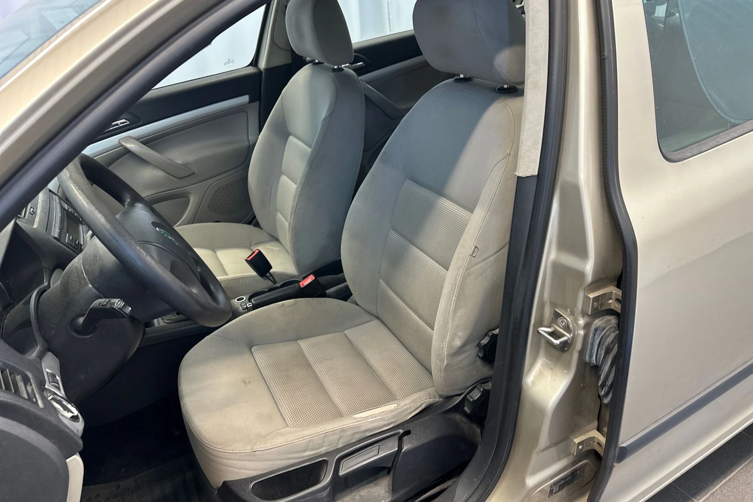 ruskea (beige) Skoda Octavia 2005 kuva 15.