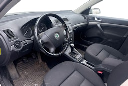 harmaa Skoda Octavia 2006 kuva 3.