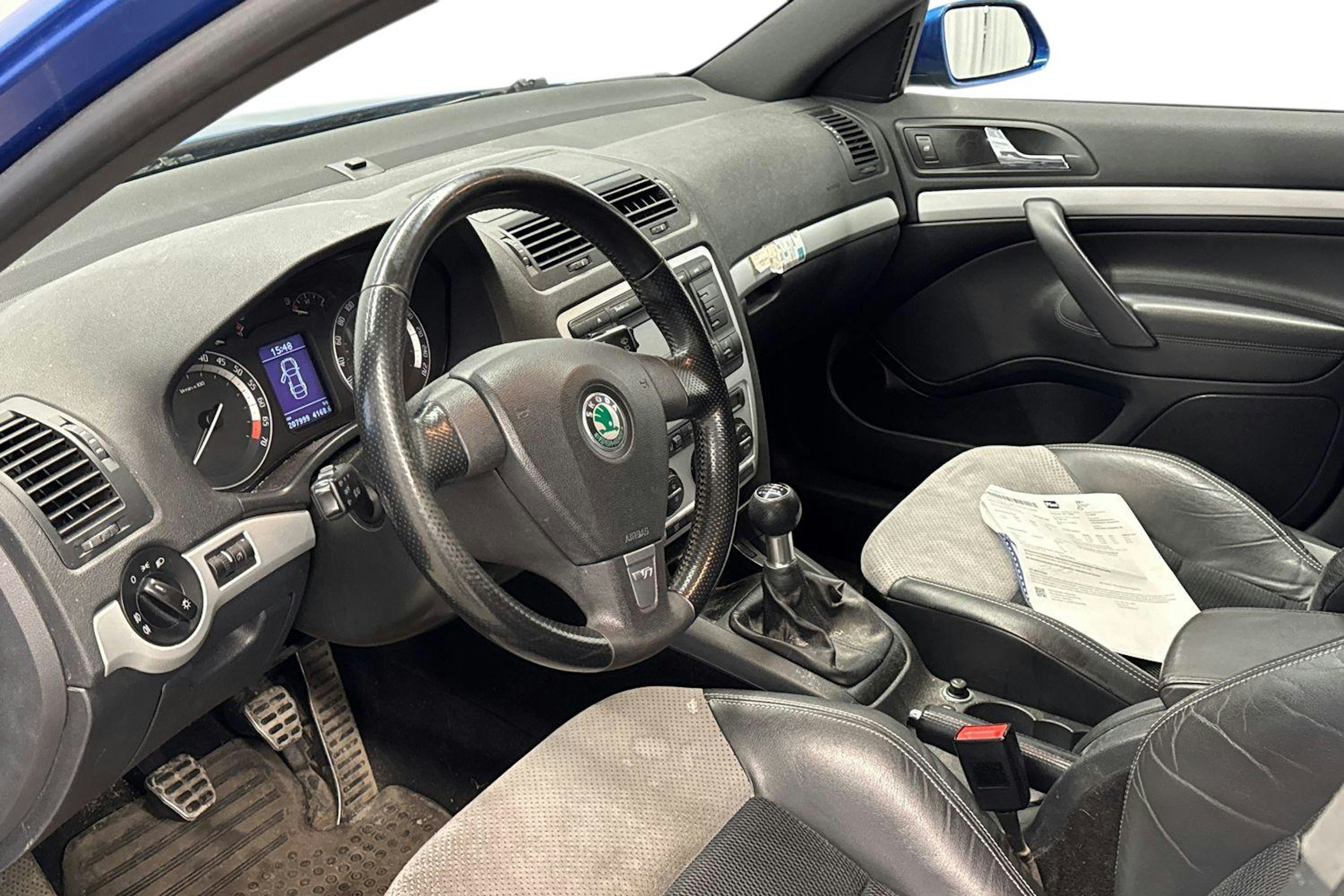 sininen Skoda Octavia 2006 kuva 6.