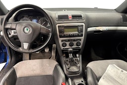 sininen Skoda Octavia 2006 kuva 7.