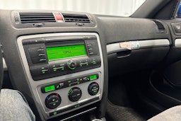 sininen Skoda Octavia 2006 kuva 13.