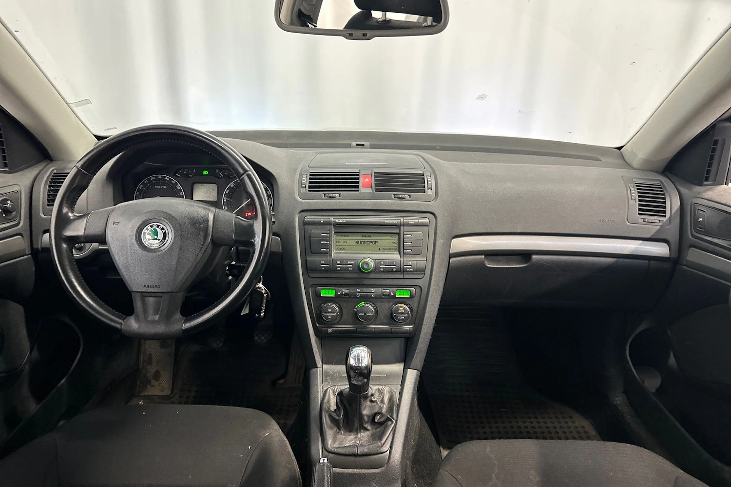 Harmaa Skoda OCTAVIA 2007 kuva 12.