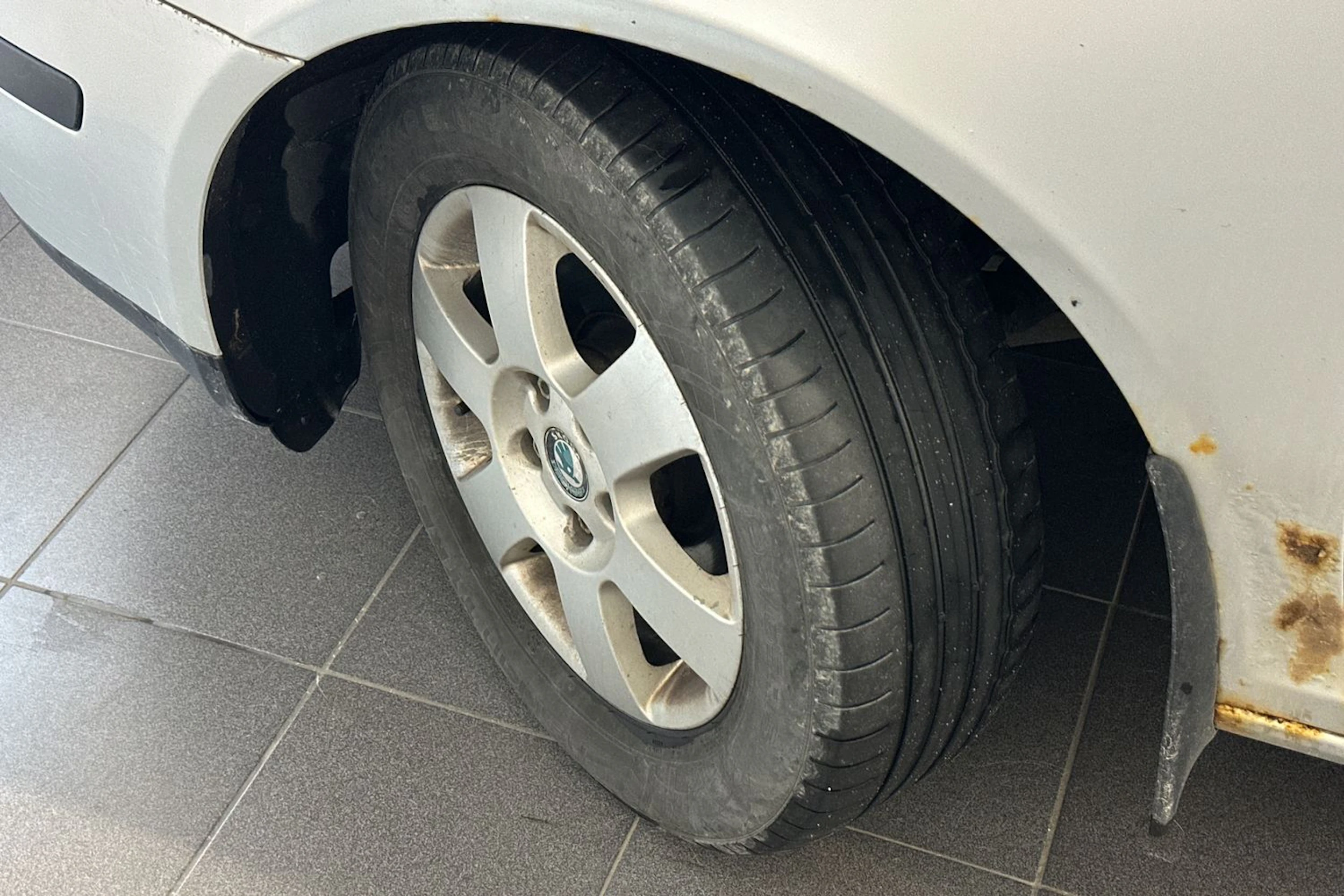 Harmaa Skoda OCTAVIA 2007 kuva 25.