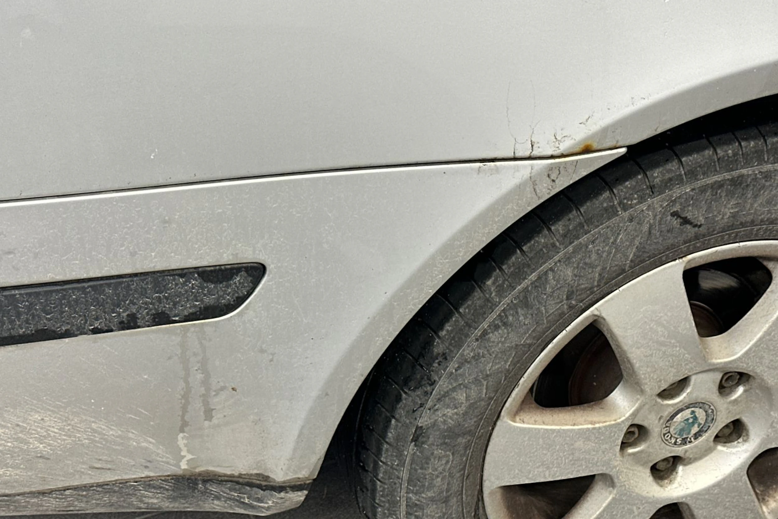 Harmaa Skoda OCTAVIA 2007 kuva 29.