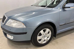 harmaa Skoda Octavia 2007 kuva 12.