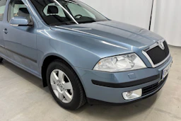 harmaa Skoda Octavia 2007 kuva 14.
