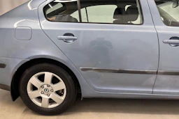 harmaa Skoda Octavia 2007 kuva 16.