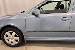 harmaa Skoda Octavia 2007 kuva 21.