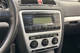 Sininen Skoda Octavia 2008 kuva 12.