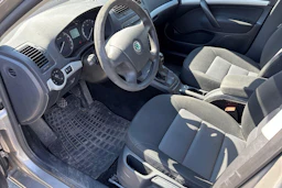 ruskea (beige) Skoda Octavia 2008 kuva 6.