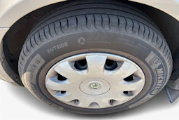 ruskea (beige) Skoda Octavia 2008 kuva 9.