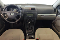 harmaa Skoda Octavia 2008 kuva 7.