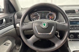 vihreä Skoda Octavia 2009 kuva 16.