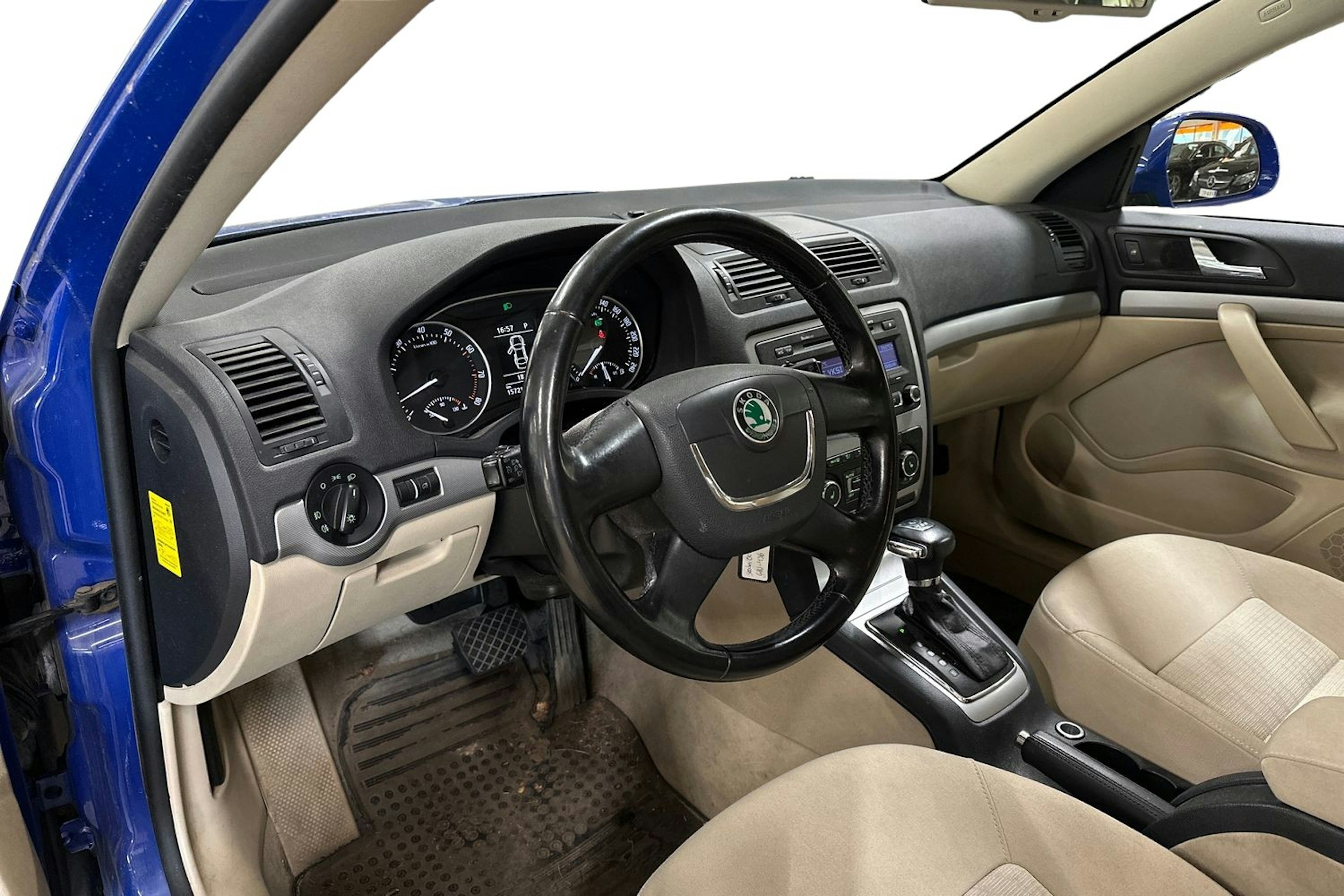 sininen Skoda Octavia 2009 kuva 3.