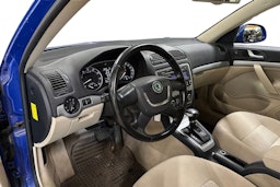 sininen Skoda Octavia 2009 kuva 3.