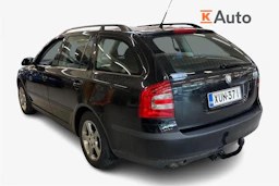 Musta Skoda OCTAVIA 2009 kuva 2.