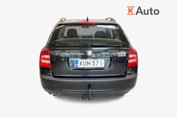 Musta Skoda OCTAVIA 2009 kuva 3.