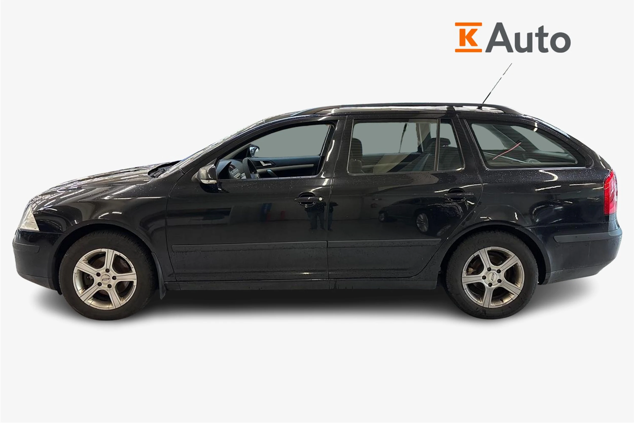 Musta Skoda OCTAVIA 2009 kuva 5.