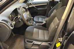 Musta Skoda OCTAVIA 2009 kuva 7.