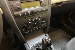 Musta Skoda OCTAVIA 2009 kuva 16.
