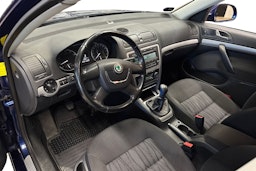 sininen Skoda Octavia 2010 kuva 7.