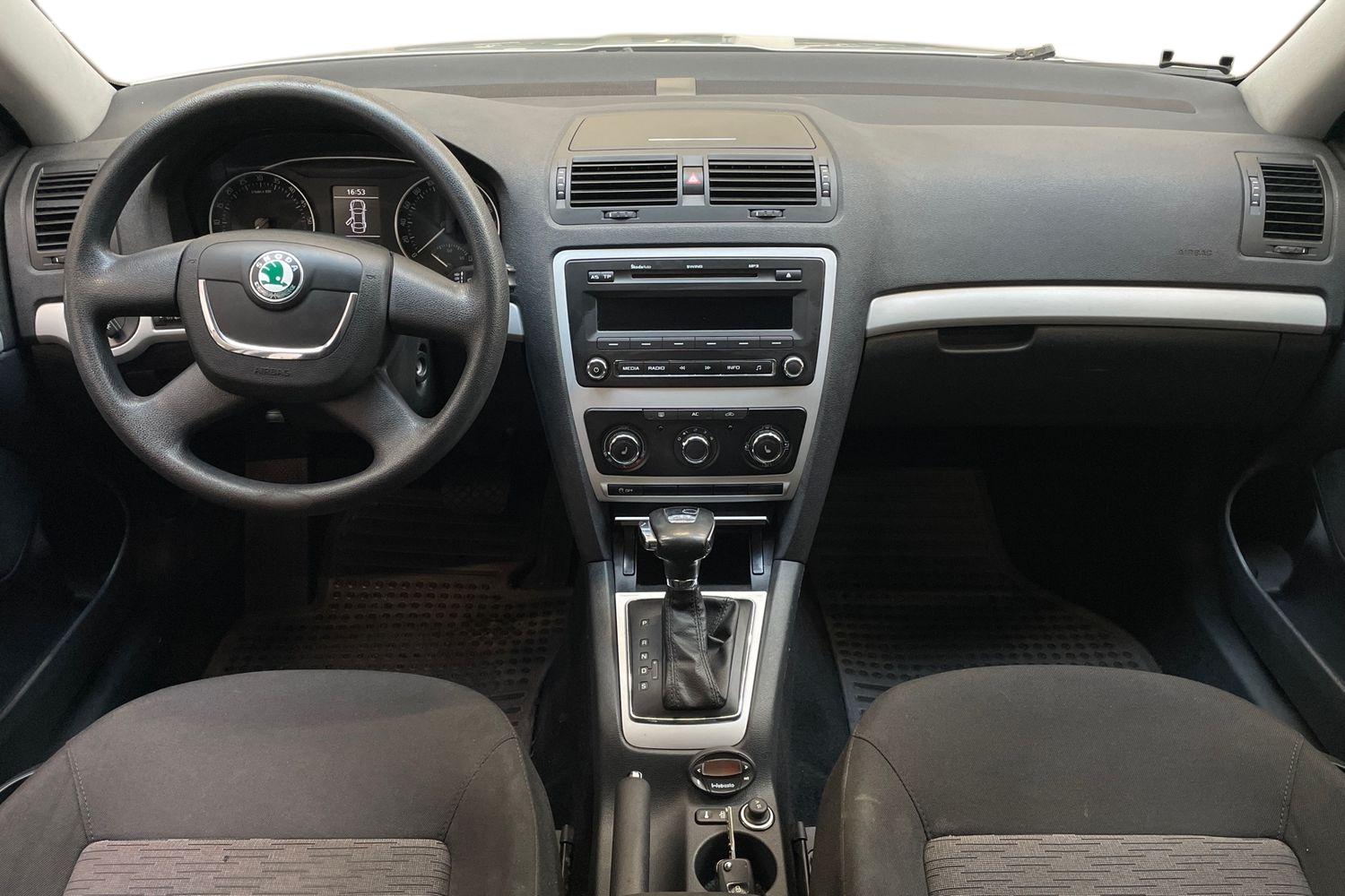 Skoda Octavia 2010, kuva 7/20