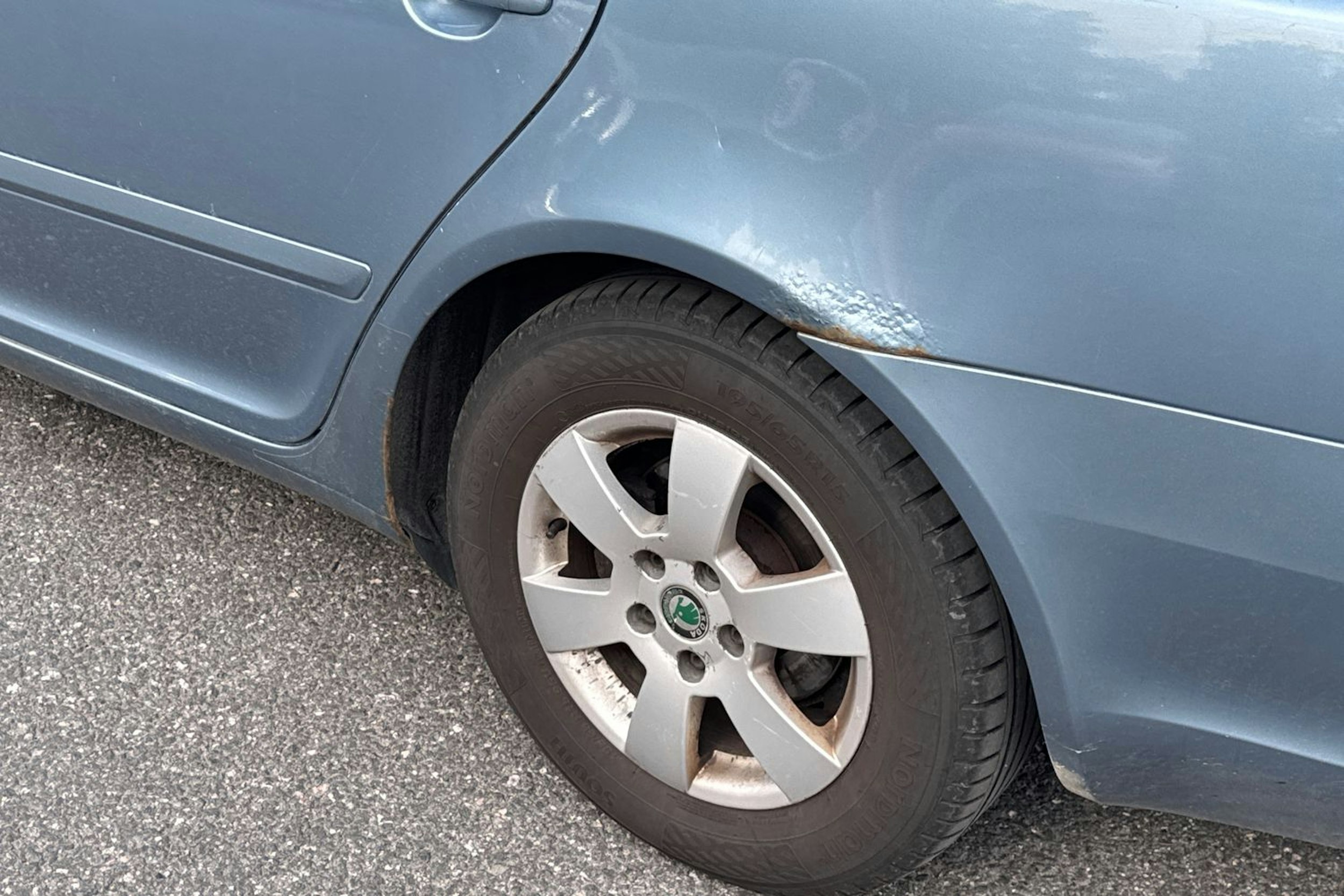 Harmaa Skoda OCTAVIA 2010 kuva 14.