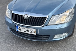Harmaa Skoda OCTAVIA 2010 kuva 17.