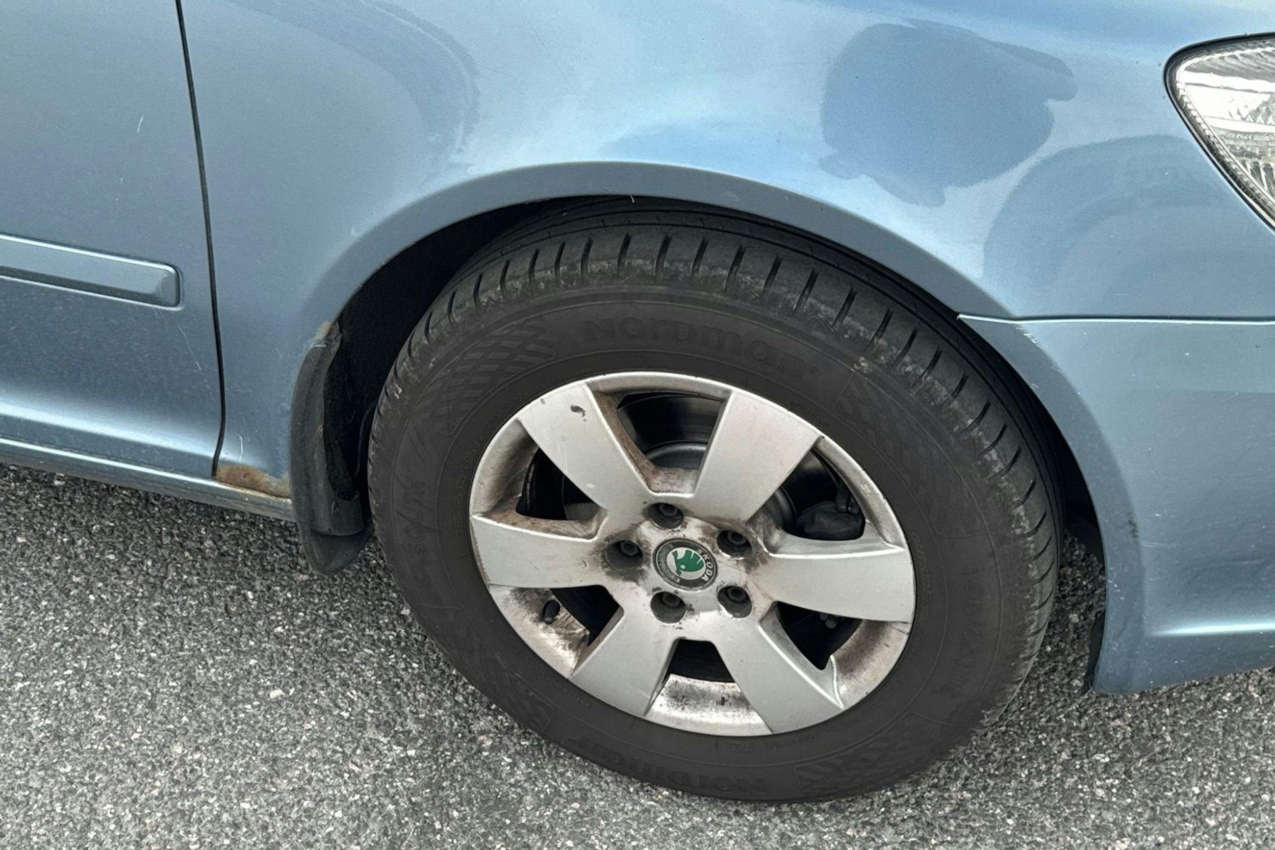 Harmaa Skoda OCTAVIA 2010 kuva 18.