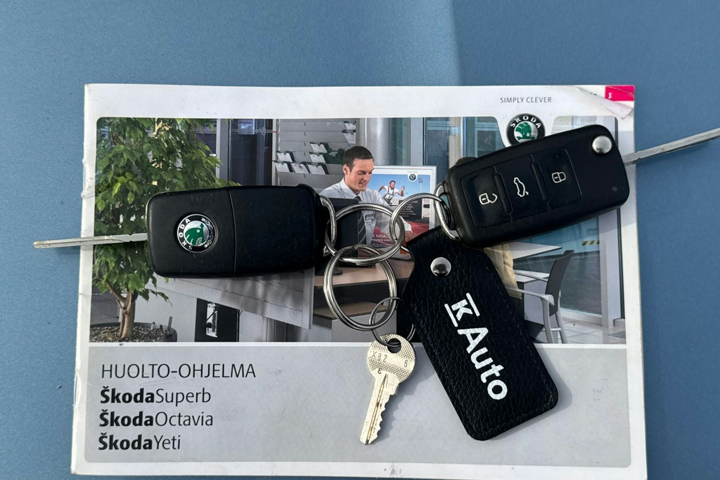 Harmaa Skoda OCTAVIA 2010 kuva 45.