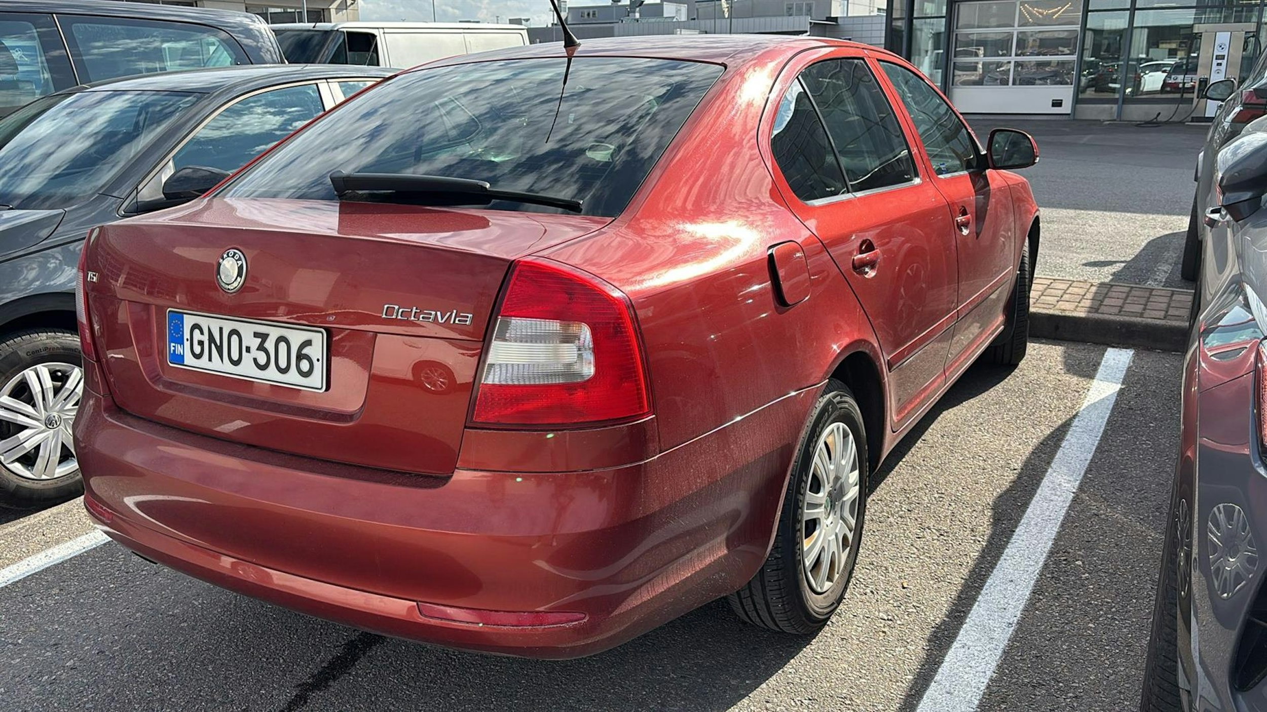 punainen Skoda Octavia 2010 kuva 4.