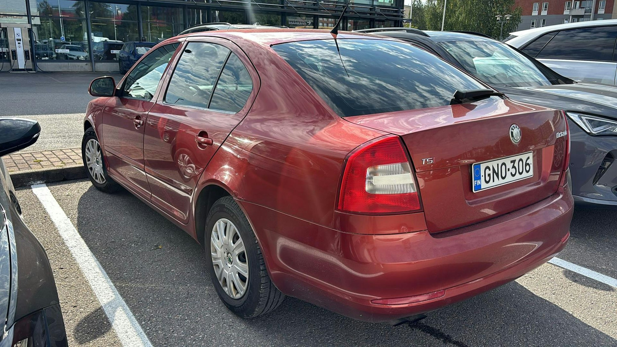 punainen Skoda Octavia 2010 kuva 6.