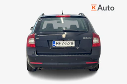 musta Skoda Octavia 2010 kuva 4.