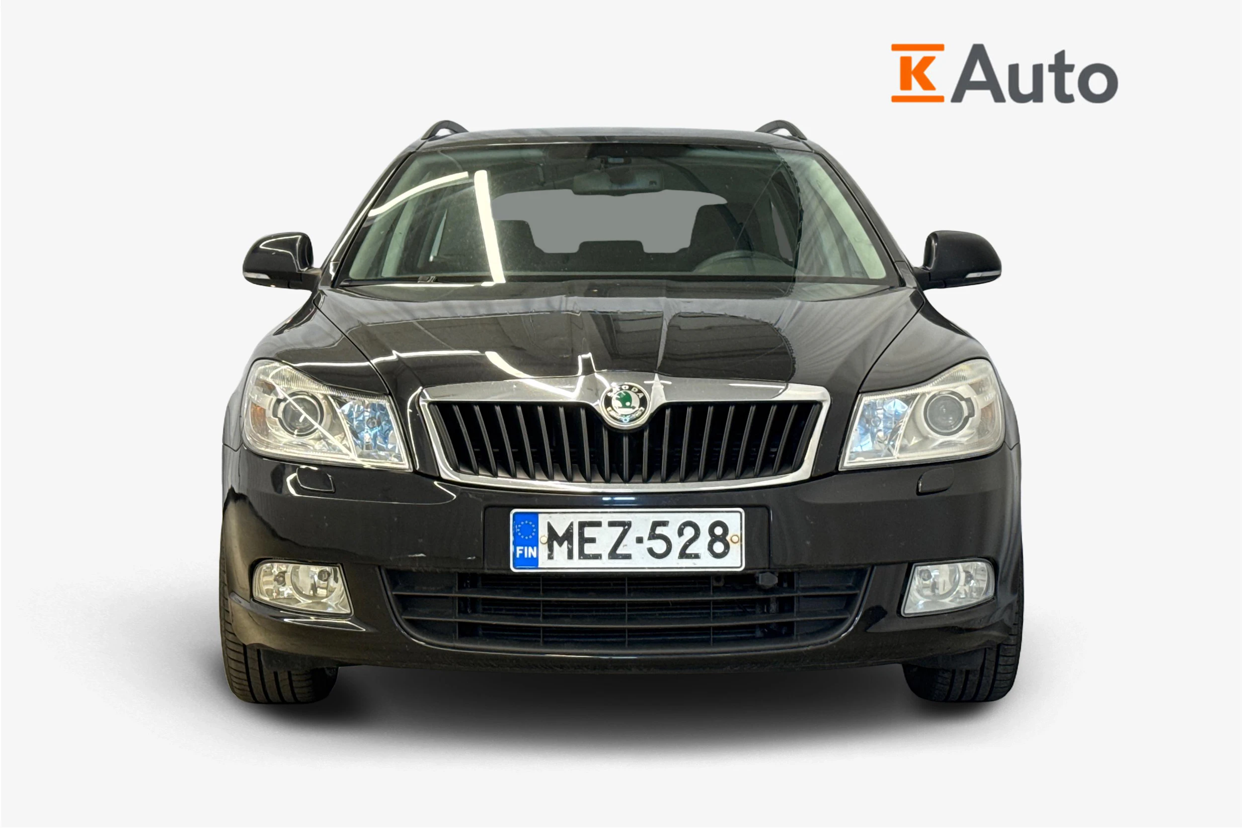 musta Skoda Octavia 2010 kuva 5.