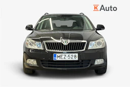 musta Skoda Octavia 2010 kuva 5.