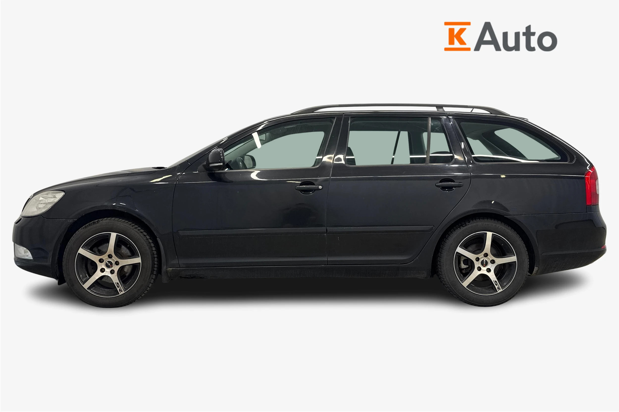 musta Skoda Octavia 2010 kuva 7.