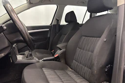 musta Skoda Octavia 2010 kuva 23.