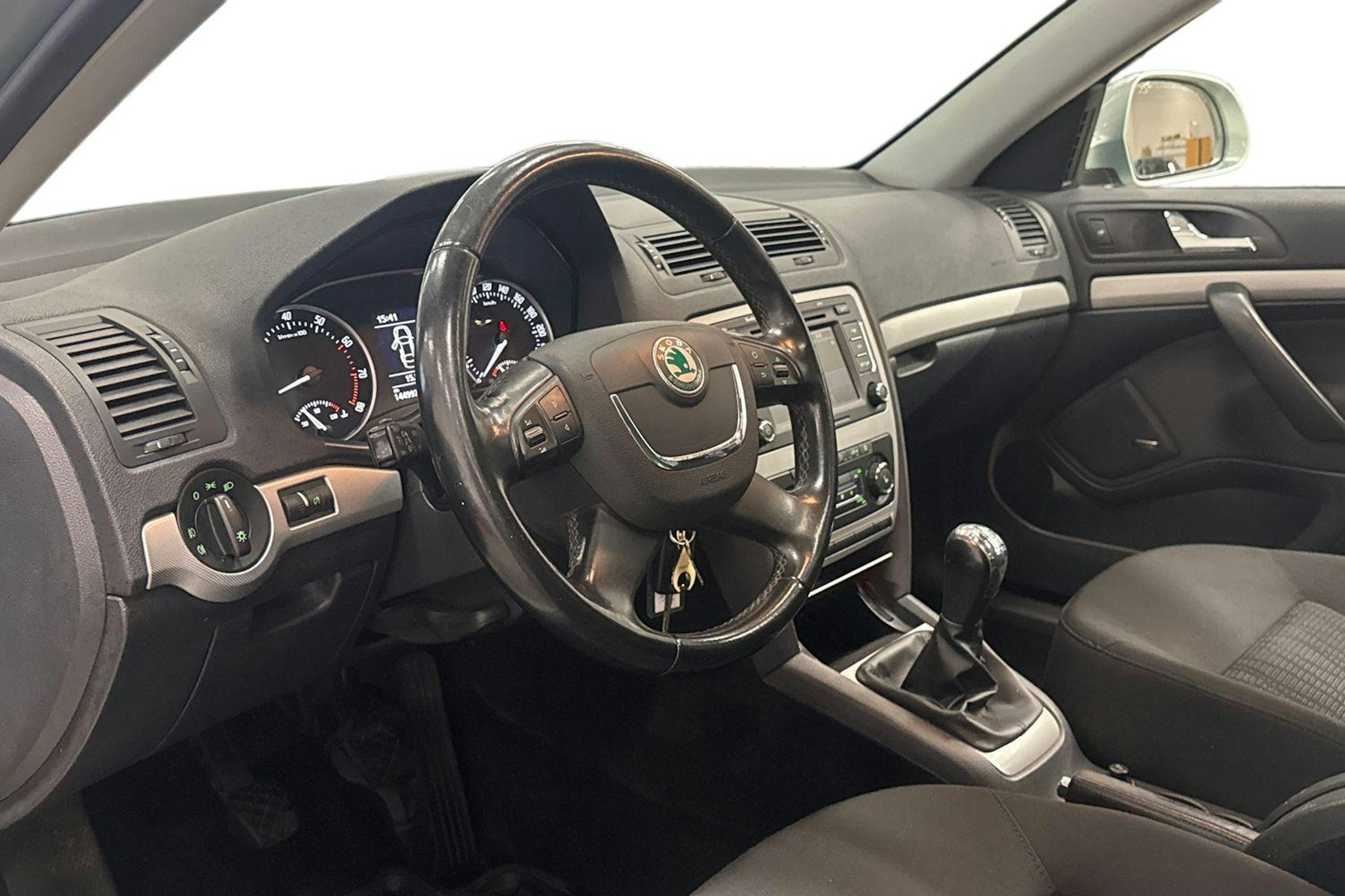 vihreä Skoda Octavia 2010 kuva 6.
