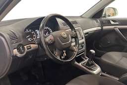 vihreä Skoda Octavia 2010 kuva 6.