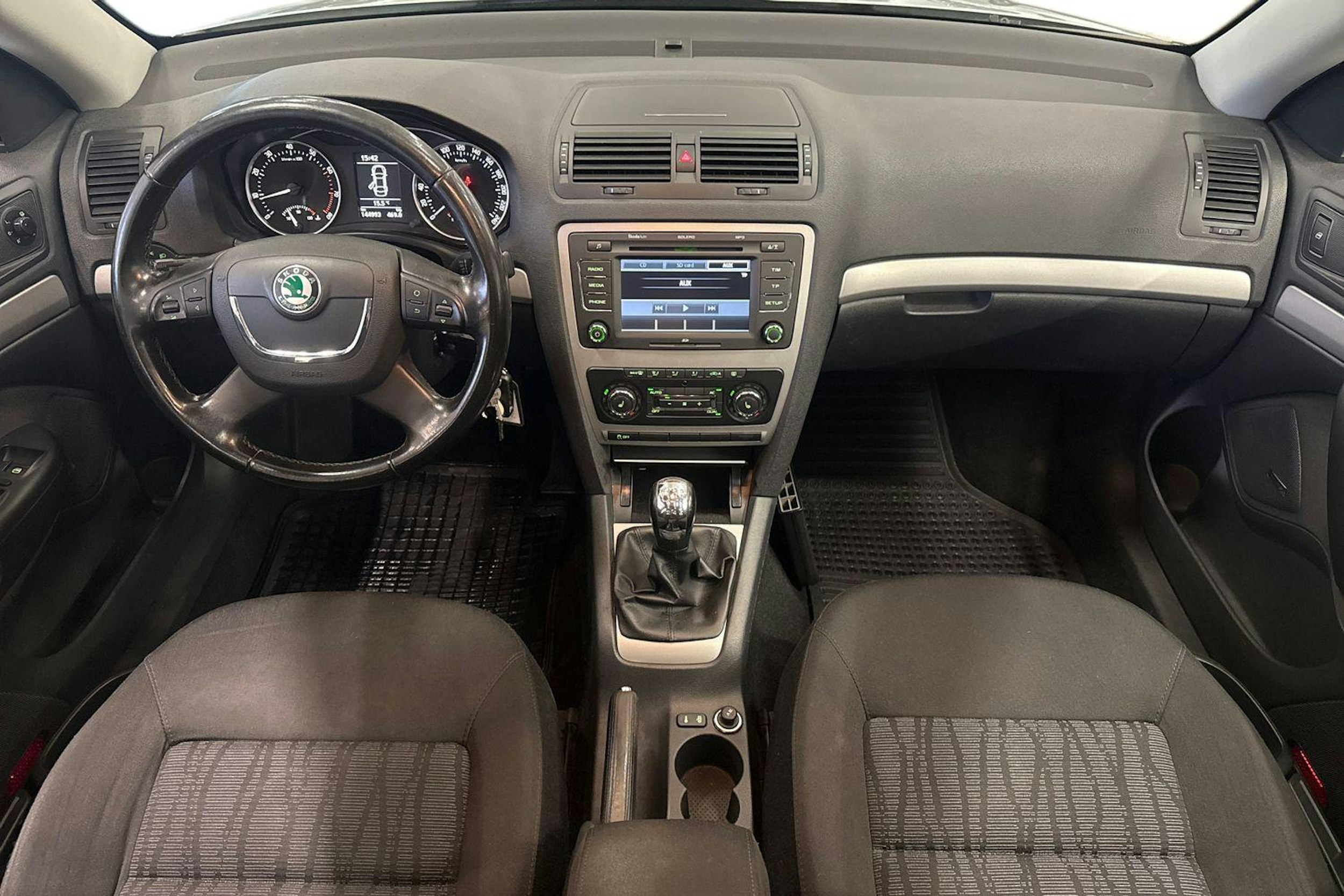 vihreä Skoda Octavia 2010 kuva 7.