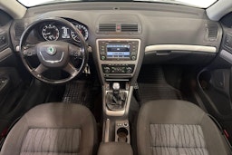 vihreä Skoda Octavia 2010 kuva 7.