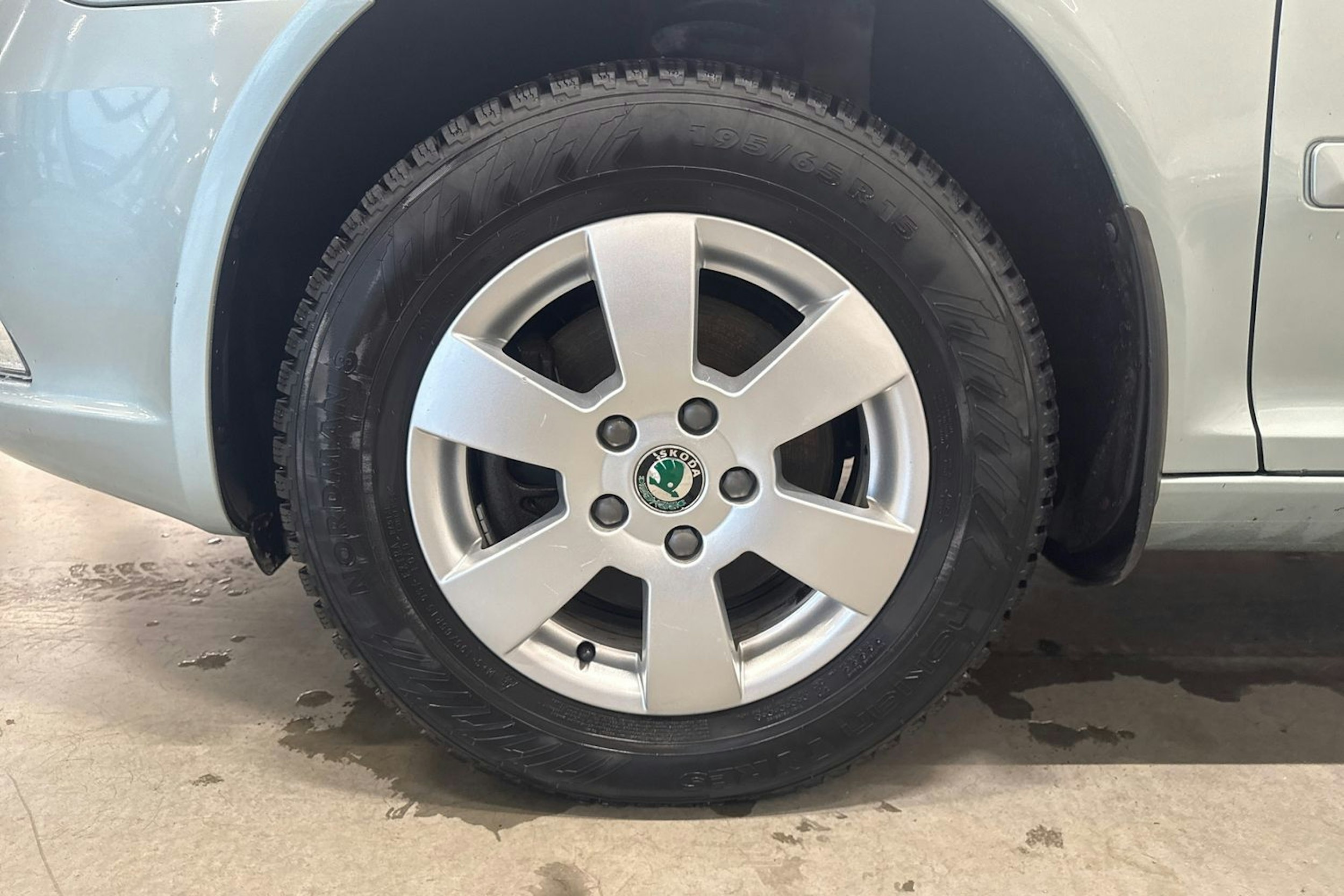 vihreä Skoda Octavia 2010 kuva 9.